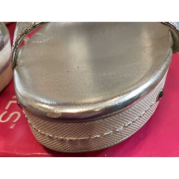 BCBG Girls Size 8 1/2 M Onella Sandal Silver Metallic Whips Sandals Platform - Picture 3 of 16